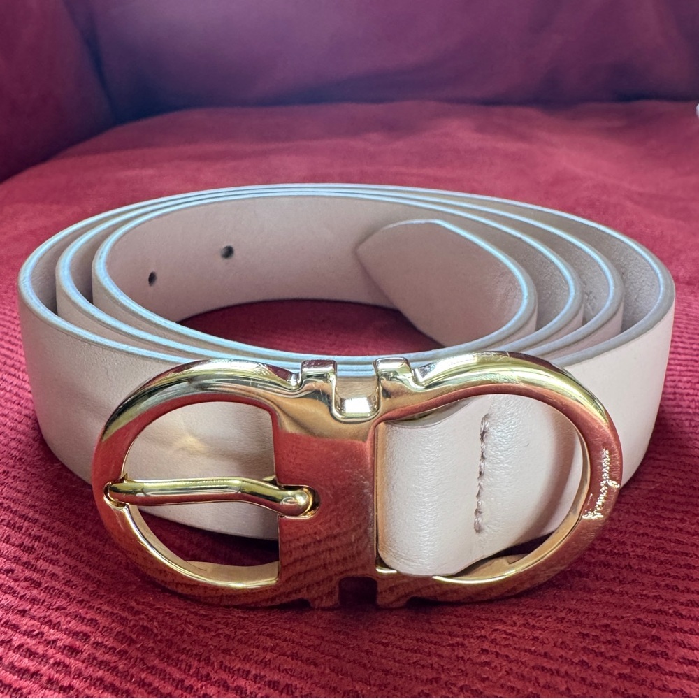 Salvatore Ferragamo baby pink leather belt gold hardware
